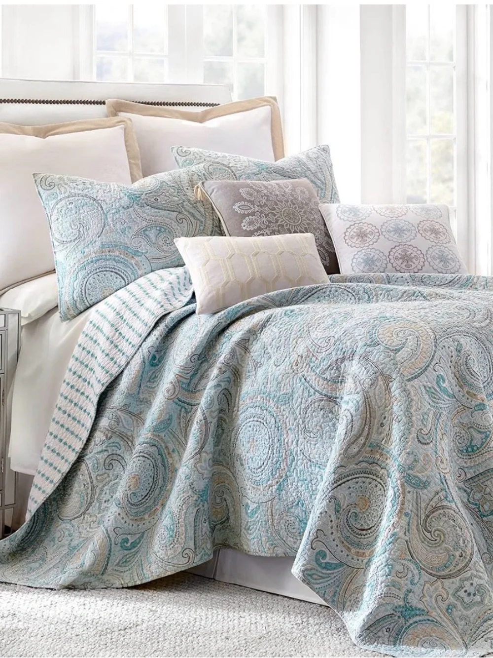 Levtex Home spruce spa quilt king set.